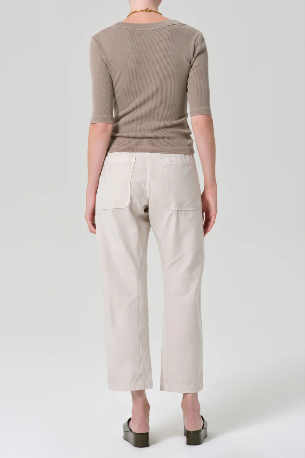 Helle Hose mit entspannter, vintage-inspirierter Beinlinie und großen aufgesetzten Taschen vorne aus mittelfestem, formstabilem Twill