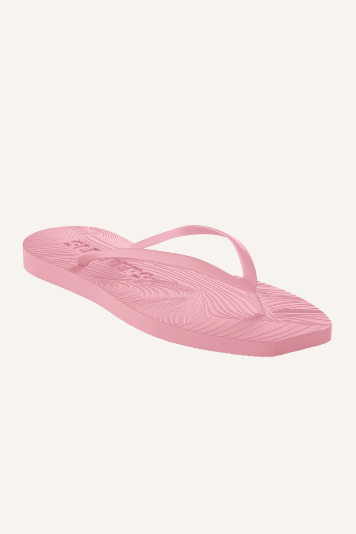 Rosa Flip-Flop mit klassischer Silhouette, gewölbter Plateausohle aus Naturkautschuk und schmalen Riemen zum Reinschlüpfen