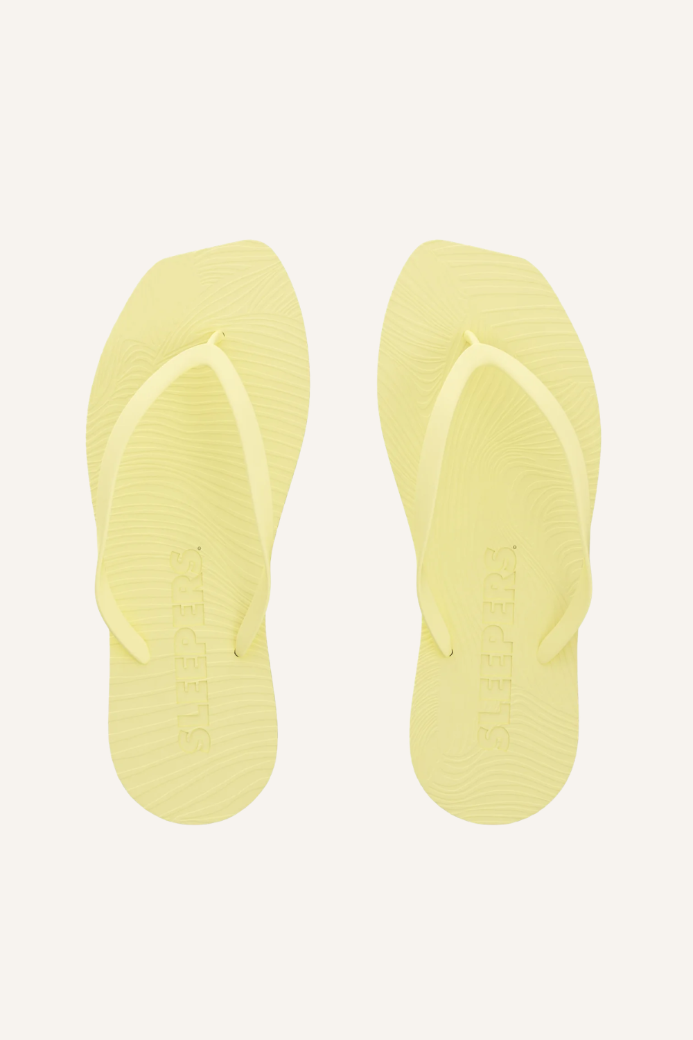 Klassische Flip-Flop-Silhouette mit gewölbter Plateausohle aus Naturkautschuk und schmalen Riemen