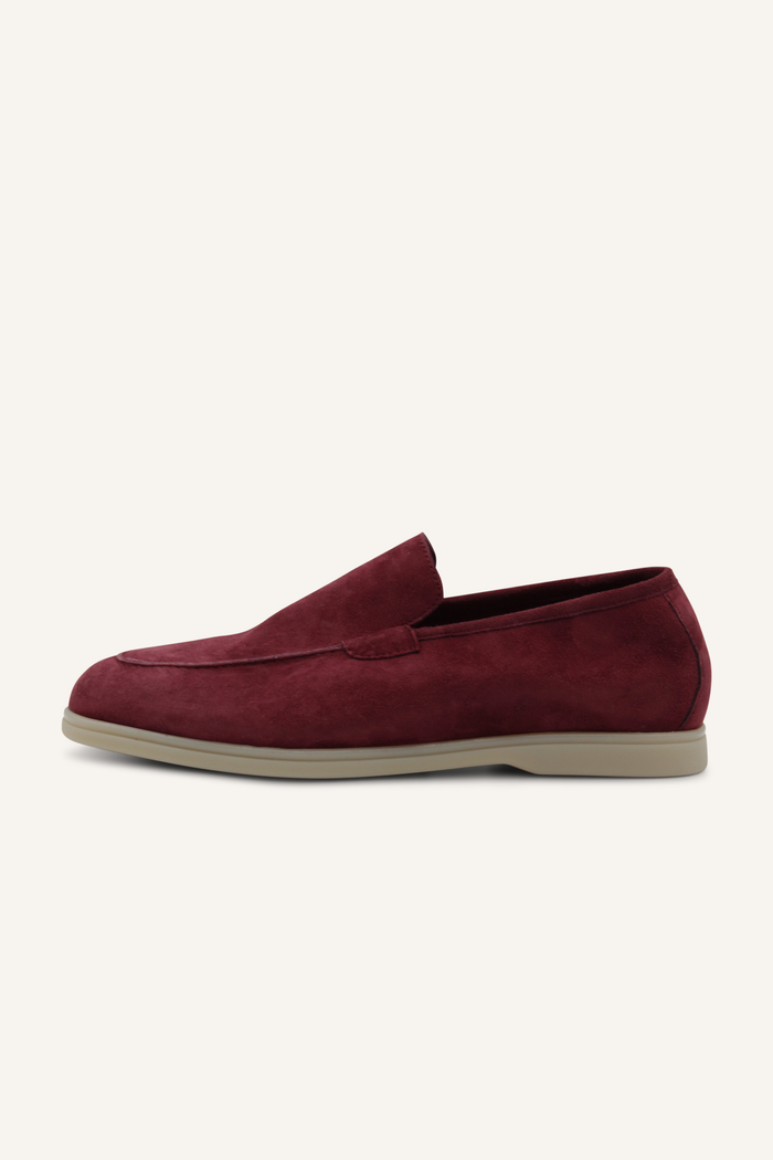 Loafer in Slip-on Silhouette aus Weichem Suede