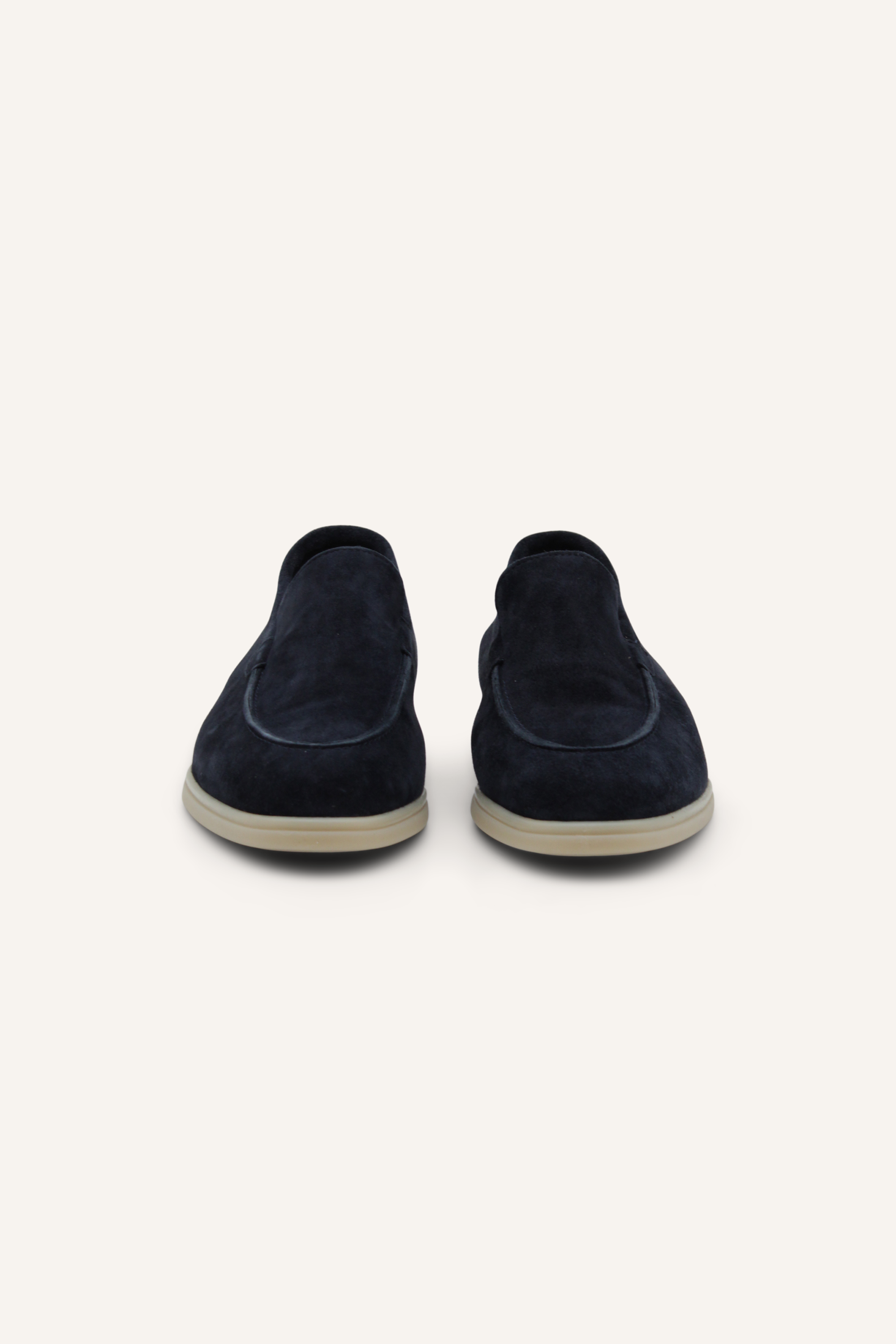 Loafer in Slip-on Silhouette aus Weichem Suede