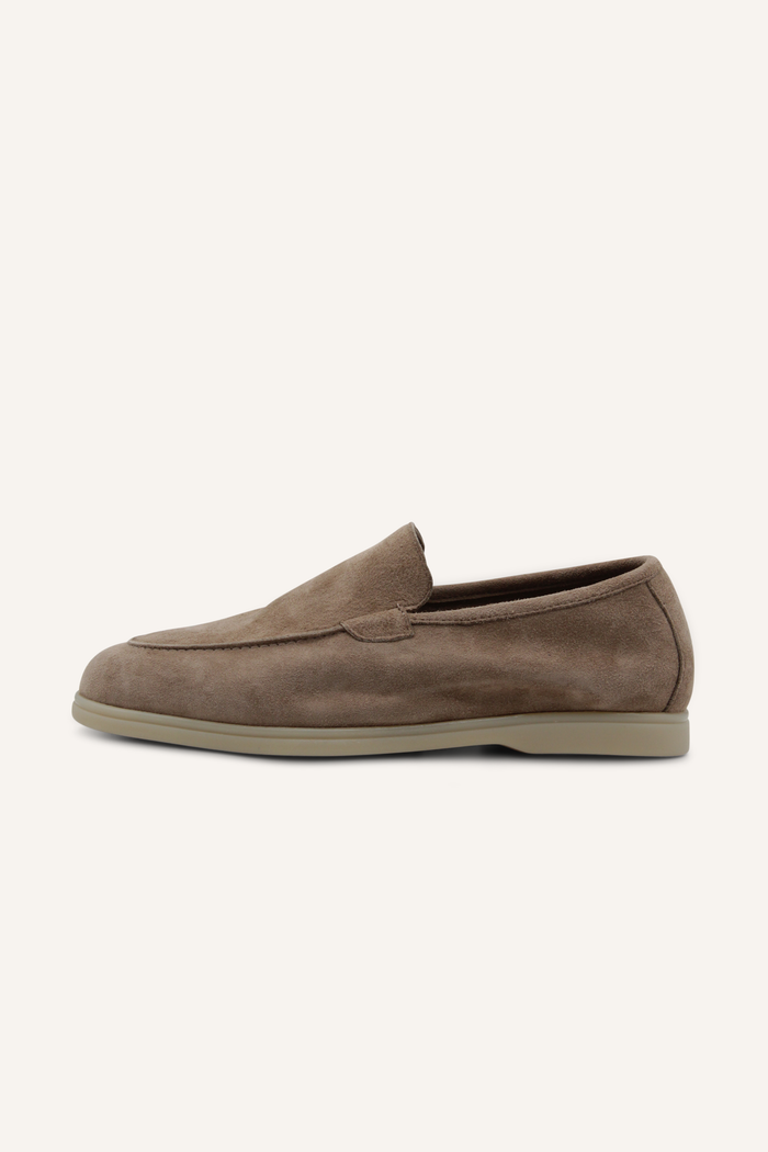 Loafer in Slip-on Silhouette aus Weichem Suede