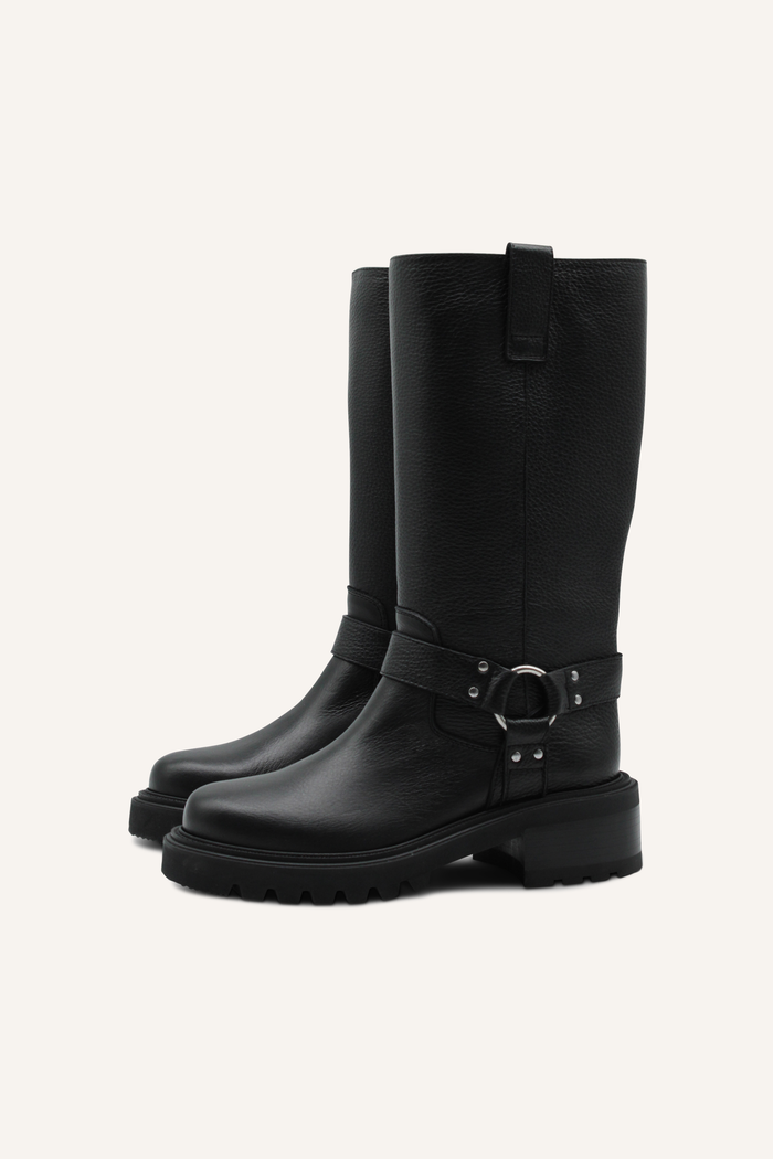 Mittelhohe Stiefel