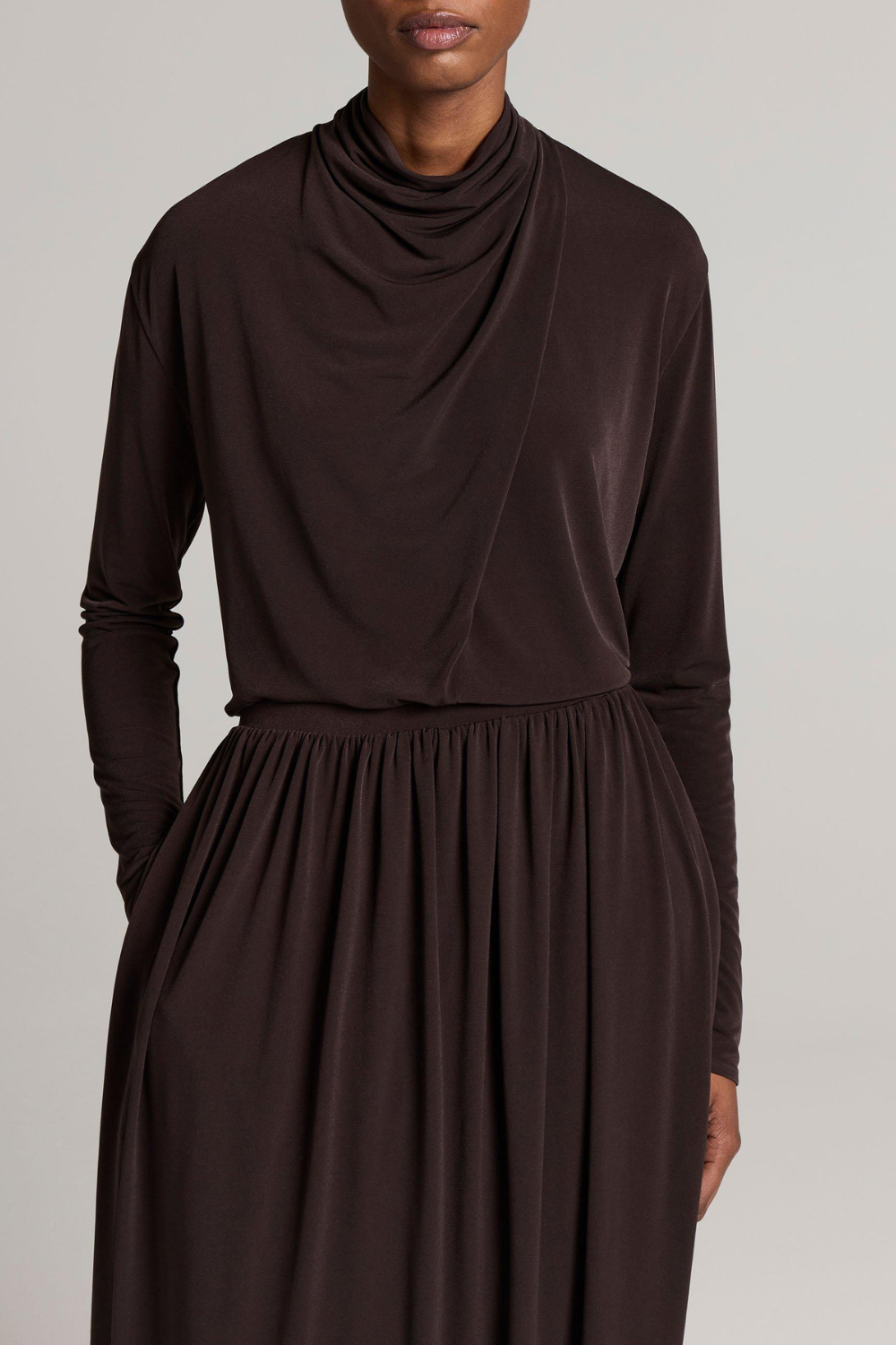 Longsleeve Draped-Neck in Smoked Truffle