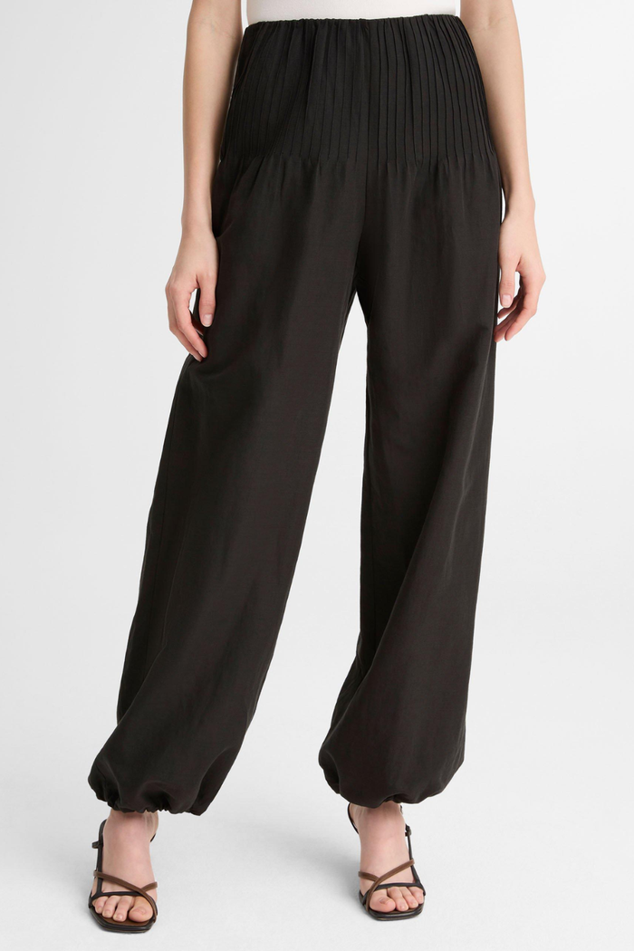 Hose Pintuck in Black