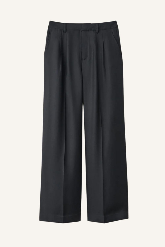 Hose in Midnight