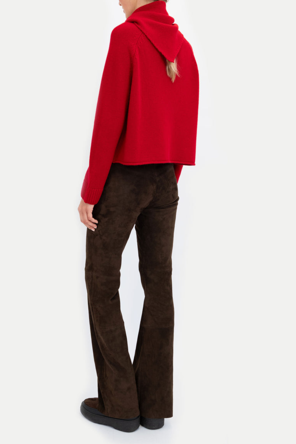 Sweater Gina in Hot Date