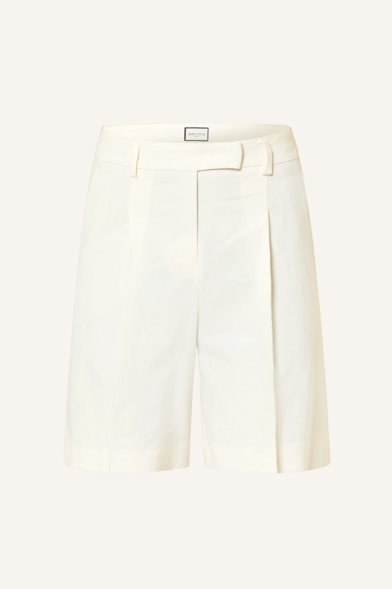 Helle Shorts mit hoher Leibhöhe, Bundfalten, schrägen Eingrifftaschen, Leistentaschen hinten und leichter Melange-Struktur aus Leinenstoff