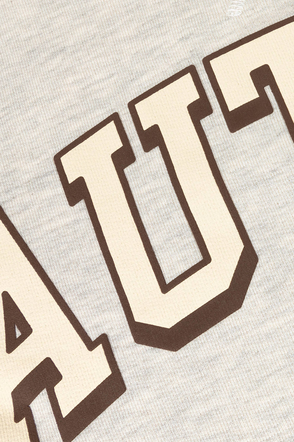 Detail des Logos des Autry-Sweatshirts.