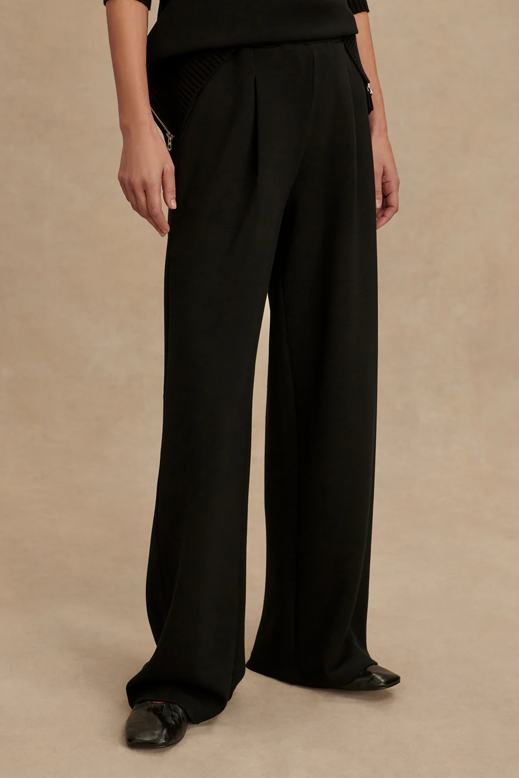 Hose The Extra Wide Leg 32