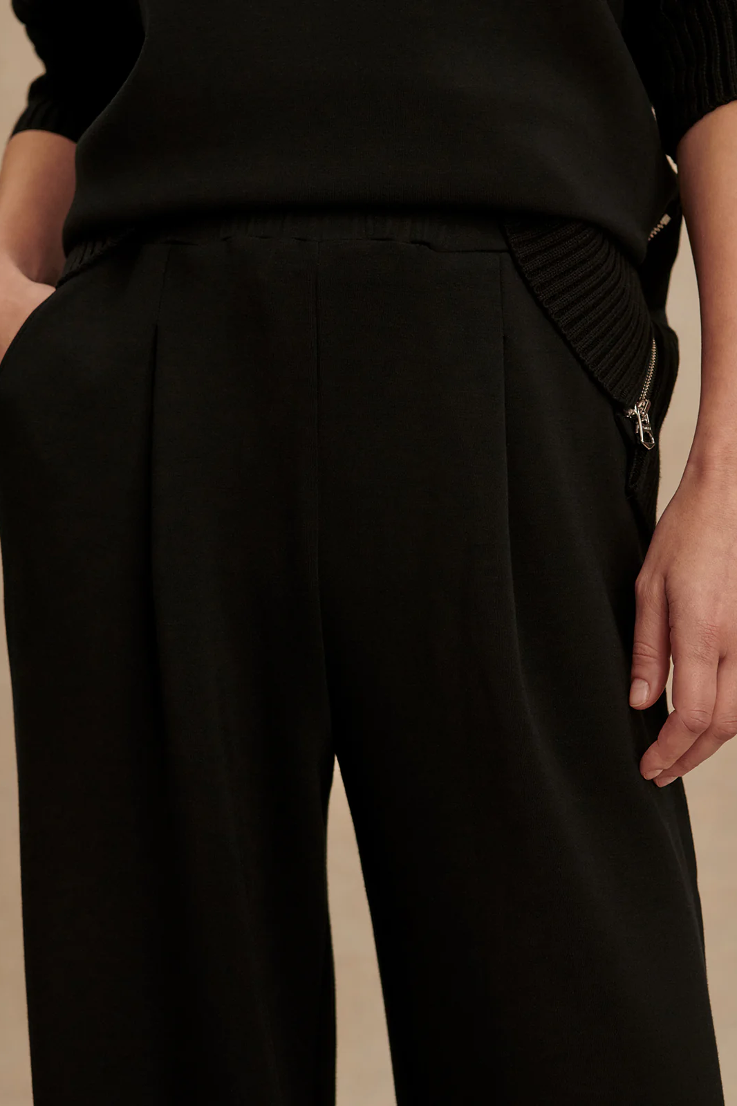 Hose The Extra Wide Leg 32