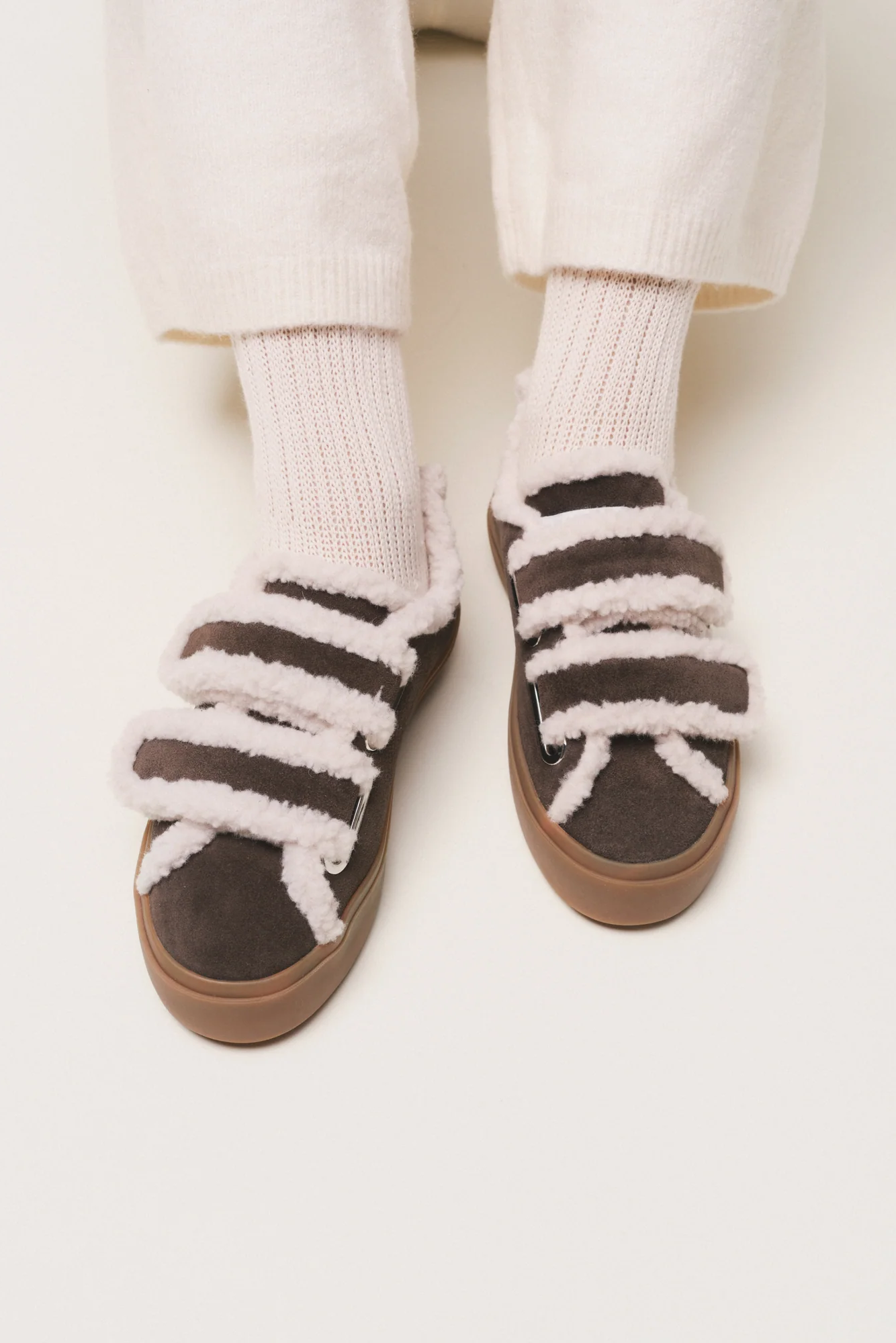 Sneaker Shearling Velcro in Dark Brown