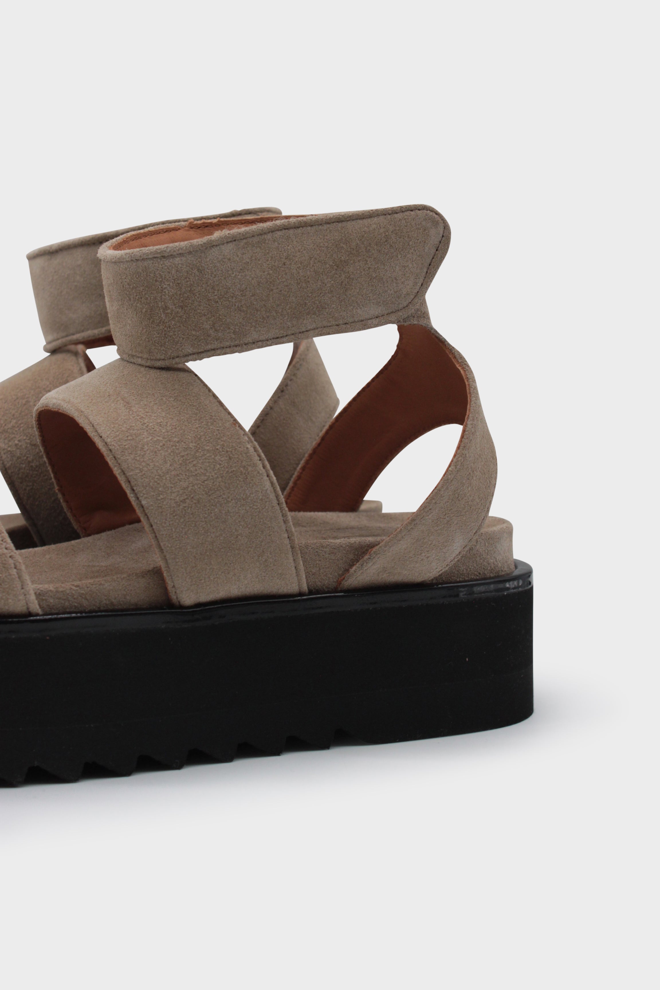 Plateau Sandals Dessert Babysilk Suede