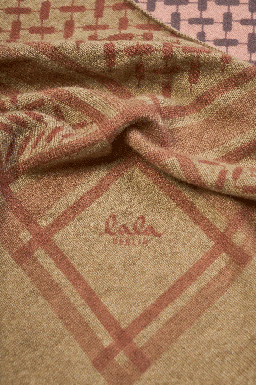 Triangle Patchwork Rose Grey on Camo